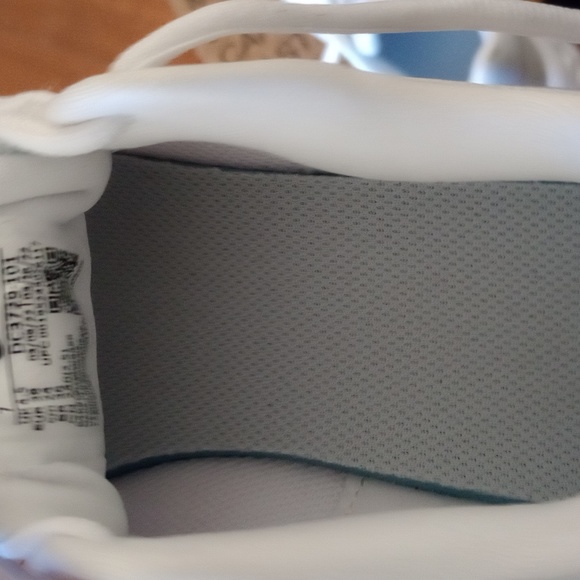 NOWT - Picture 7 of 8